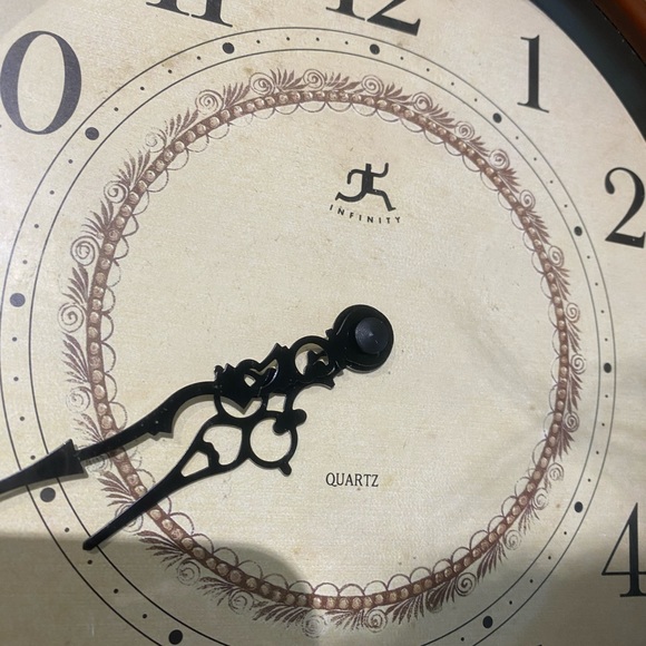 ⏰Cute Clock 🕰 - Picture 2 of 4